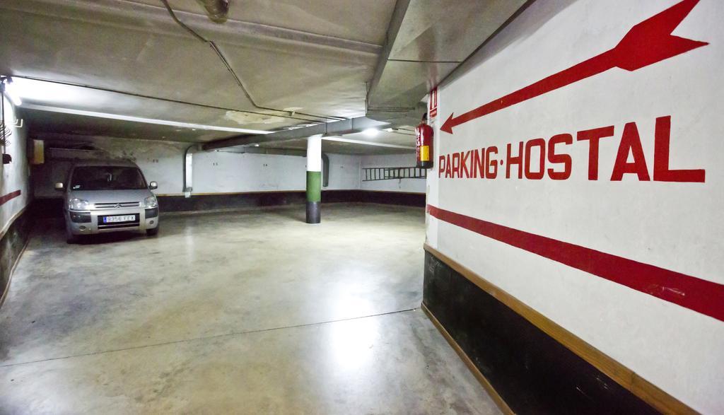 Hostal Lizana Huesca Ngoại thất bức ảnh