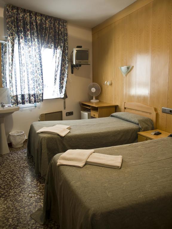 Hostal Lizana Huesca Phòng bức ảnh