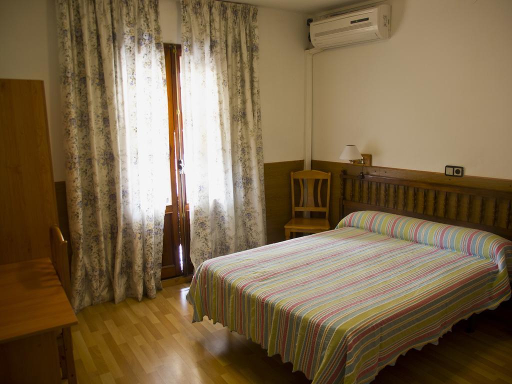 Hostal Lizana Huesca Phòng bức ảnh